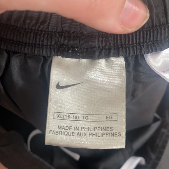 Nike shorts - Picture 3 of 3